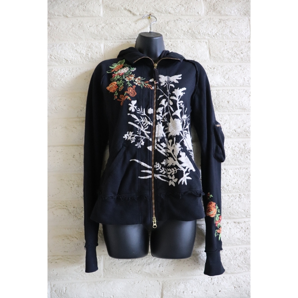 Johnny Was | Old Milwaukee Days Circus hoodie EUC